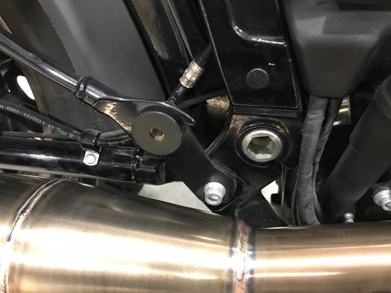 Saddlebag Bracket Softail Low Rider ST & Sport Glide