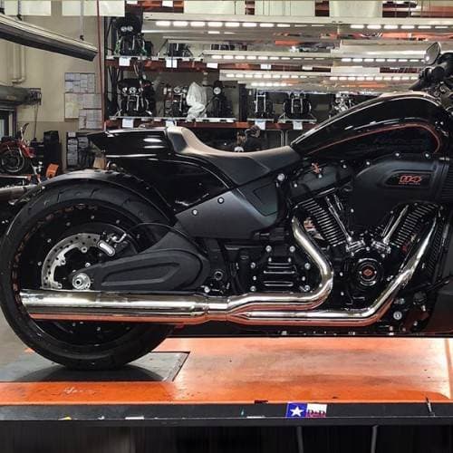 D&D Fat Cat 2 into 1 Chrome M8 Softail Wide Tire Models